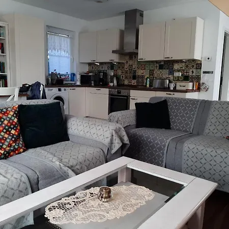 펜션 Karola 쾰핀제